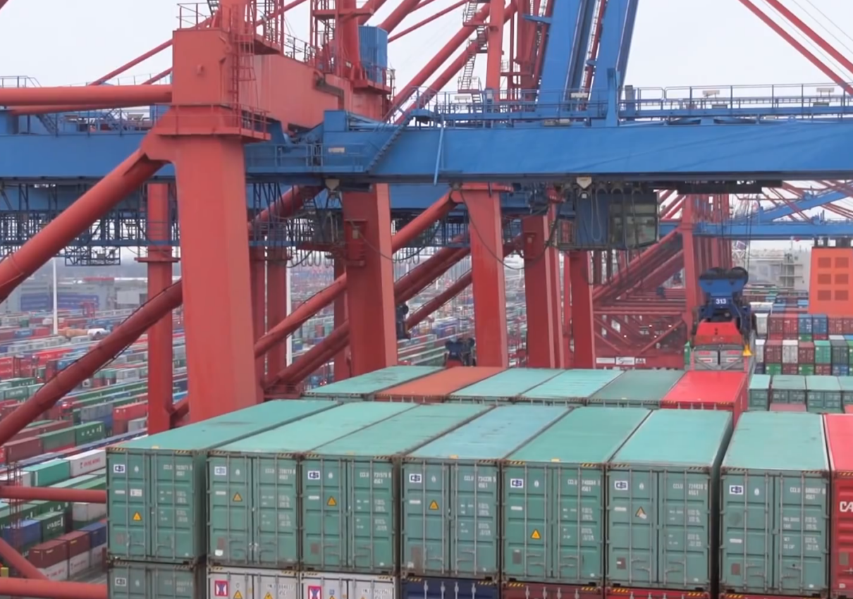 realTV auf dem größten Containerschiff der Welt