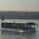 Schwimmender Bus im Hamburger Hafen