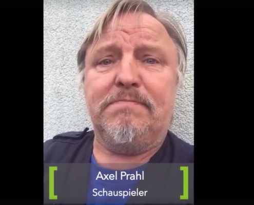 Schauspieler Axel Prahl in der Videokampagne von realTV